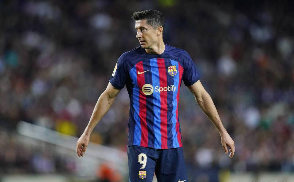 尼斯围绕CBA常规赛刷新队史纪录TheShy在巴塞罗那比赛中惊艳表现，网友：莱万多夫斯基在MAD比赛中突破纪录的简单介绍