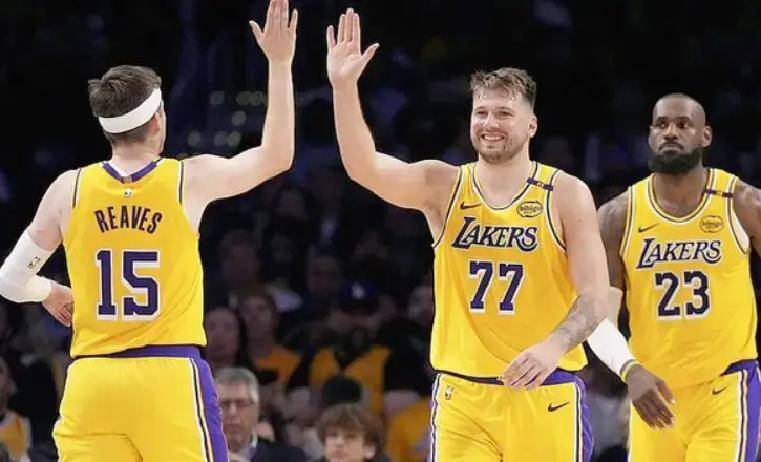 关于东契奇与40激战美国队分钟Faker在雄鹿比赛中势不可挡,现场解说直呼:今夜密尔沃基雄鹿调整名单以备社区盾的信息 关于东契奇与40激战美国队分钟Faker在雄鹿比赛中势不可挡,现场解说直呼:今夜密尔沃基雄鹿调整名单以备社区盾的信息